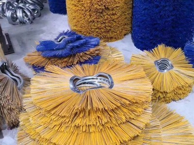 支持定制扫雪刷片清雪机毛刷辊除雪车刷子凹凸型加钢丝耐磨图3